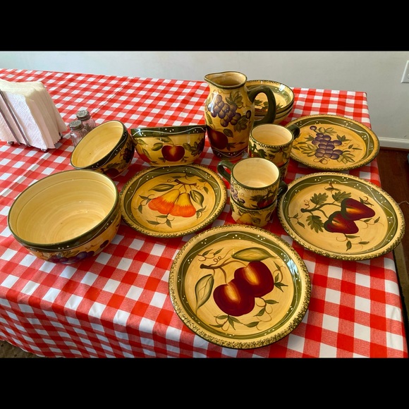 Other - Hand painted beautiful collectors dinner set
